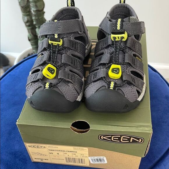 KEEN Gray and Yellow Adventure Sandals - Picture 4 of 4